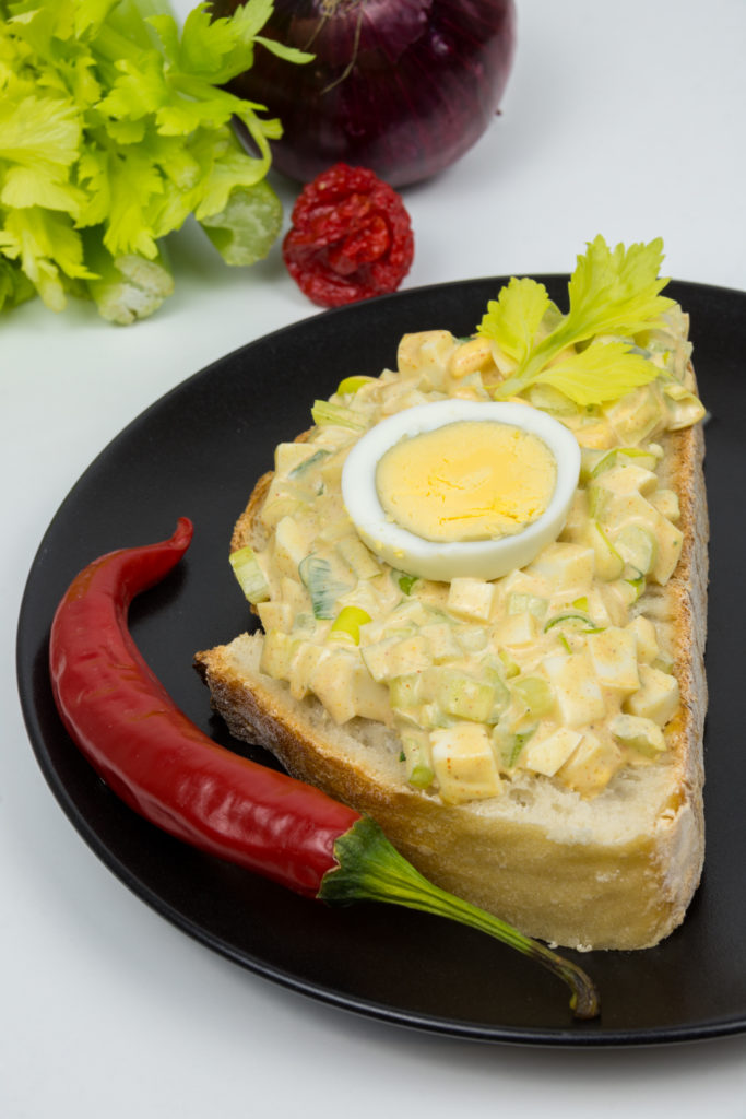 Salată de ou cu țelină apio