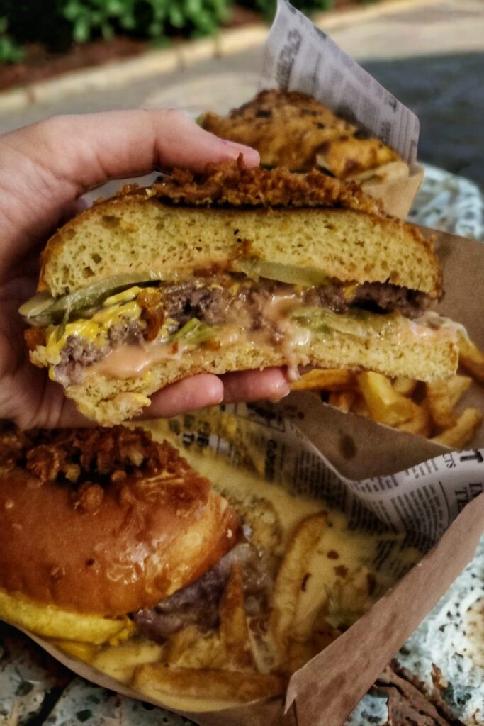 Chef's Burger - Joy Pub - FoodCrew