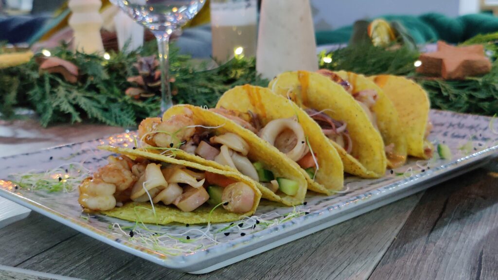 Tacos cu fructe de mare - The Fisher - FoodCrew
