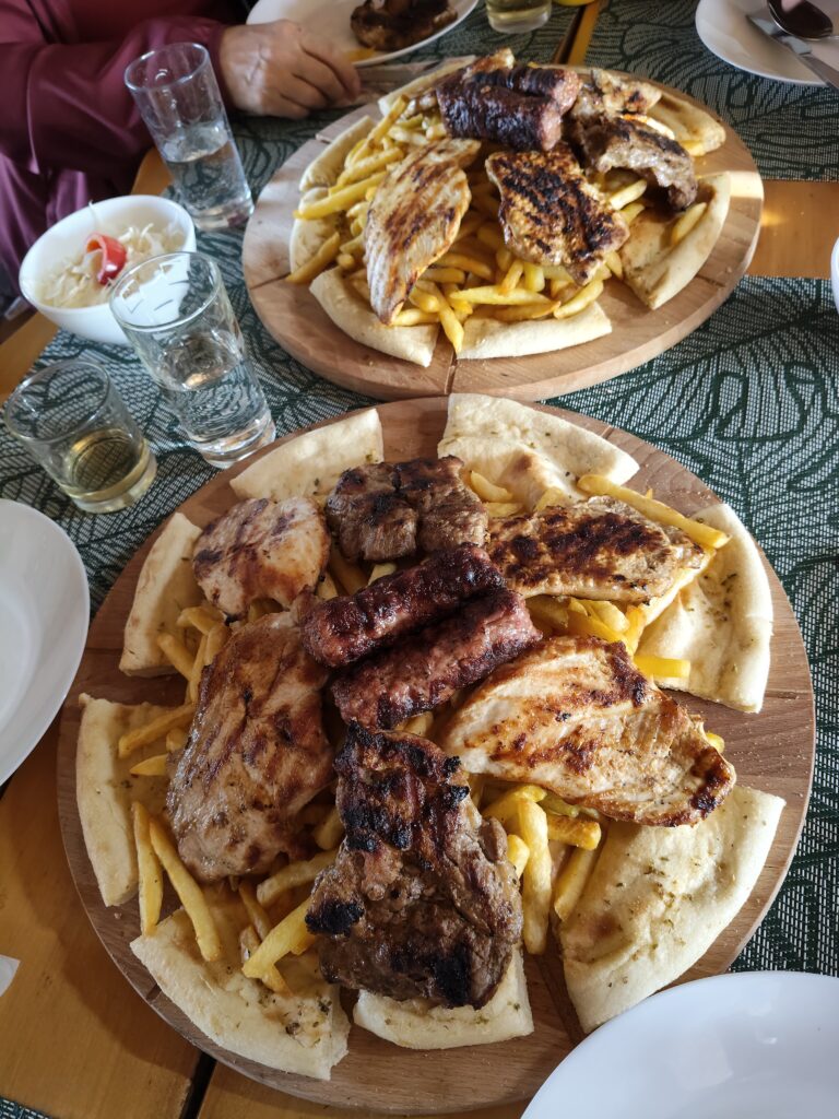 Platou mix grill - Casa Gugulanilor - FoodCrew